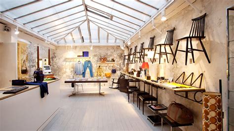 Le Lobby Du Centre Commercial 的图像结果