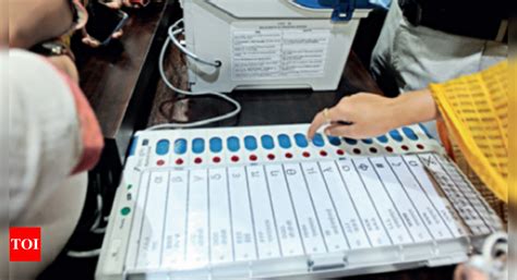 To checkmate Cong, BJP to ally with JD(S) for LS polls in K'taka ...