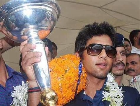 Unmukt Chand Wins The Battle, DU Allows Him To Second Year - IBTimes India