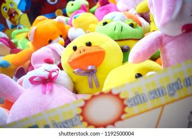 Claw Machine Inside 的图像结果