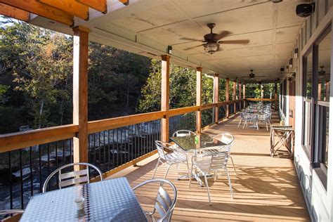 Gallery - Roaring River Vineyards