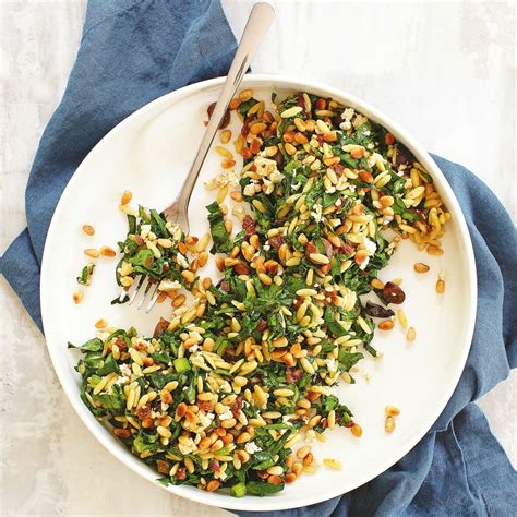 Spinach Orzo Salad is a fast, easy, delicious spinachy side salad chock ...