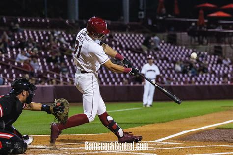 South Carolina defeats Georgia St in midweek game, 7-1 - On3