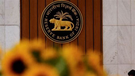 India's forex reserves drop $4.9 billion to $685.7 billion as of May 16 ...