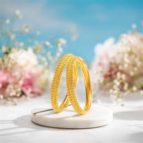 Timeless Gold Kolkata Style Bangle