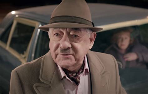 Harry Landis: 'Friday Night Dinner' and 'EastEnders' star dies aged 90