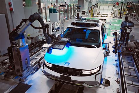 Hyundai invests nearly one billion dollars in Motional - electrive.com