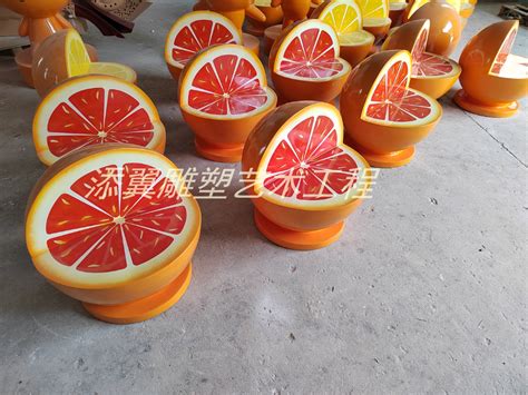 农业旅游小镇玻璃钢橘子有着特色的水果展示_名妍雕塑公司-站酷ZCOOL