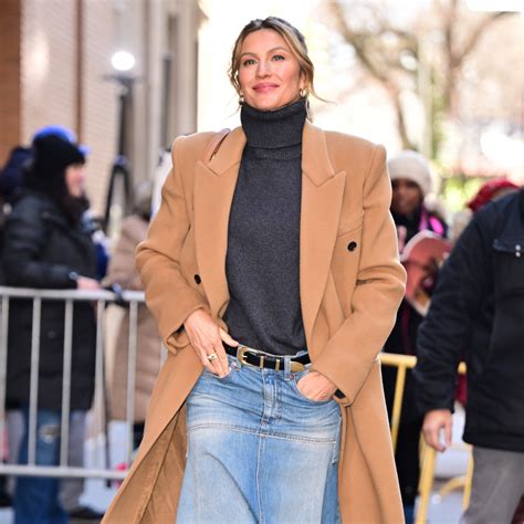 Gisele Bündchen Breathes New Life Into a '90s Denim…
