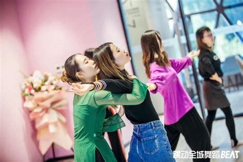 艺术学院舞蹈系与绍兴歌舞剧院携手为2023年公祭大禹典礼共献祭舞