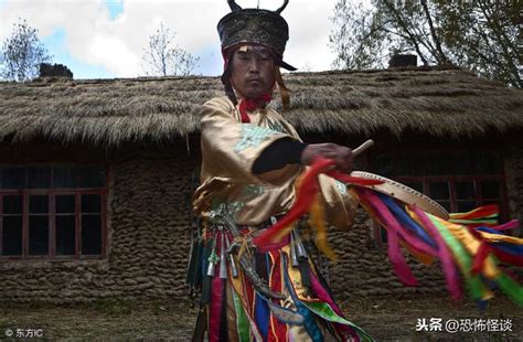 蒙古族萨满教“萨满法师”装束，Ken Hermann 拍摄于中国内蒙|萨满教|萨满|装束_新浪新闻
