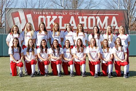 2014 OU Softball Team Picture | Softball team pictures, Ou softball ...