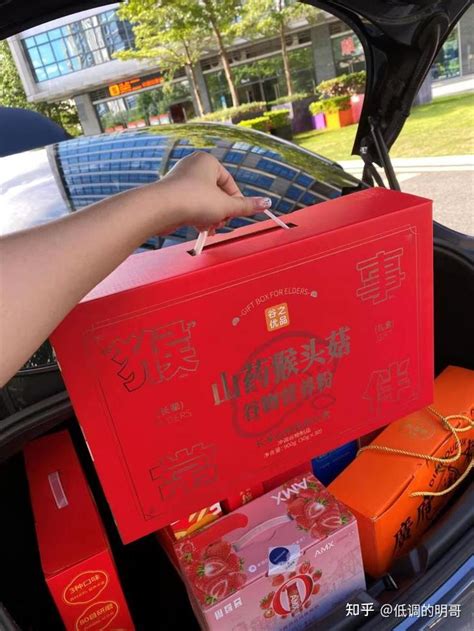 吃大餐送什么礼物最新素材