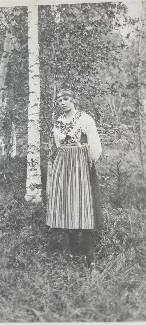 My great grandmother in traditional Swedish clothing, 1920~ : r ...
