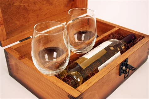 Custom Wine Gift Set - Relic Wood