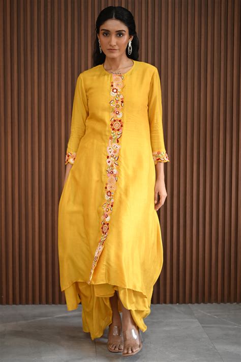 YELLOW FLORAL EMBROIDERED KURTA SET – Label Vinnita Khemka