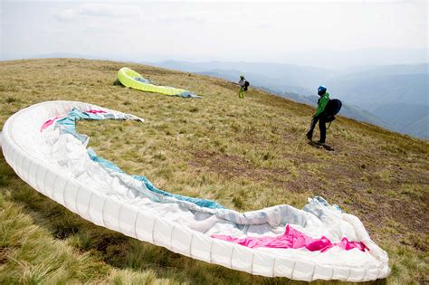 Leaving Paragliding School? Learn These Flying Skills Before