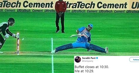 Ind VS NZ: Twitter Explodes With Memes Post Dhonis Epic Split