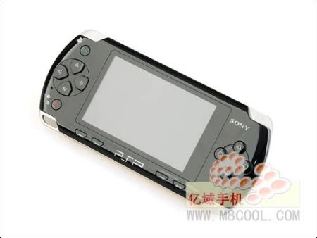 国产山寨版PSP手机抢先上市（组图）_电视游戏_新浪游戏_新浪网