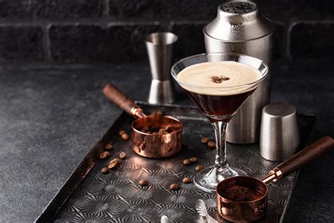 Espresso Martini Rezept: Der stilvolle Wachmacher-Cocktail