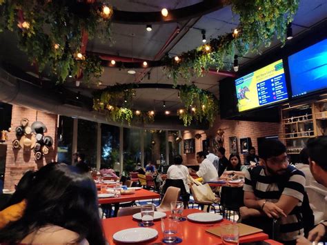 New Restro Bar In Bkc For Delicious Food & Drinks With Pretty Decor | LBB