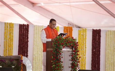 20 Gujarat ministers took oath today: 9 ministers are high-school drop ...