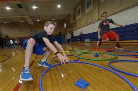 PE class aims for fitness, fun and cooperation - Connecticut Post