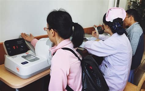上海中考体检，我是初三女生，我同学说要脱裤子，还有检查下面之类的，我来求助一下-