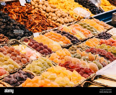 Snacks aisle shop hi-res stock photography and images - Alamy