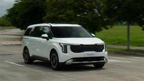 2025 Kia Carnival EX Turbo Hybrid launched for under P3-M