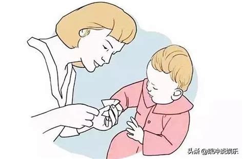 帮婴儿剪指甲剪到手（孩子还小应该剪指甲吗）-幼儿百科-魔术铺