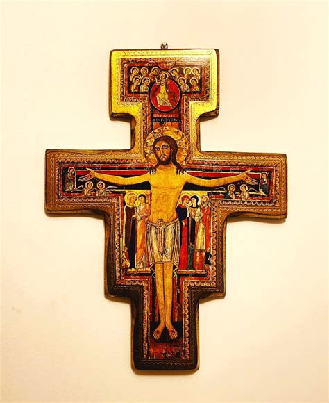Solve Crucifix jigsaw puzzle online with 63 pieces