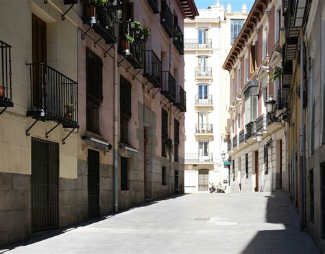 pequeña in Spanish: Meaning, Usage and Examples | SpanishStep