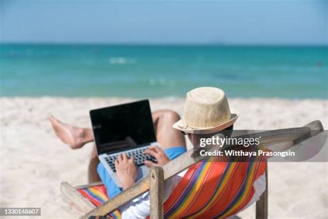 Beach Pictures with People Using Computer 的图像结果