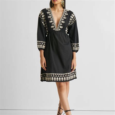 Deep V Embroidered Dress in Black – Reistor