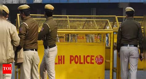Four gang members arrested for blackmailing man in sexual assault case ...