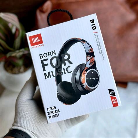 New Limited Edition High Quality Bluetooth Wireless Headphones With 5-6 ...