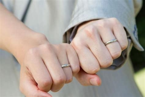 小手指戴戒指代表什么 戒指戴不同手指的含义 - 家居装修知识网