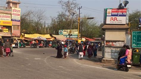 Meerut: स्विफ्ट डिजायर सवारों ने रास्ते में रोका ई-रिक्शा, छुड़ा ले गए ...