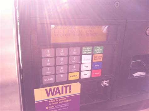 How to Operate a Gas Pump at Smith's Fuel Center : 10 Steps - Instructables