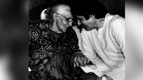 Amitabh Bachchan remembers his mother Teji Bachchan on her death ...