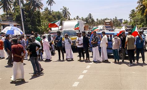 अतीत में RSS और माओवादियों पर प्रतिबंध लगाना प्रभावी साबित नहीं हुआ ...