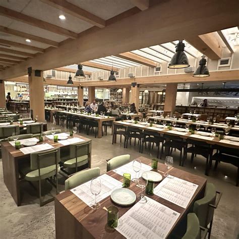 Sneak peek inside Sixty Vines opening today in Reston