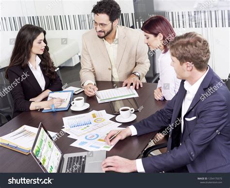 Business Meeting Stock 的图像结果