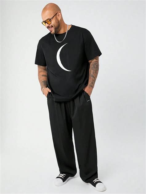 Manfinity NXTstreet Plus Size Men's Fitted Round Neck Crescent Print ...