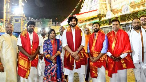 Varun Tej : మ‌ట్కా టీమ్‌తో క‌లిసి తిరుమ‌ల‌లో వ‌రుణ్‌తేజ్ సంద‌డి