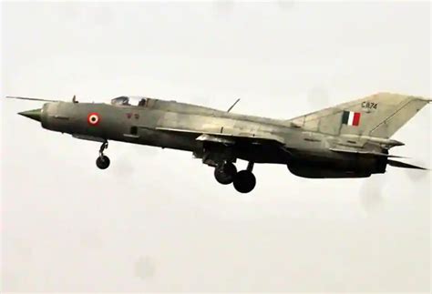 Indian Air Force MiG 21 fighter jet crashes in Rajasthan s Bikaner ...