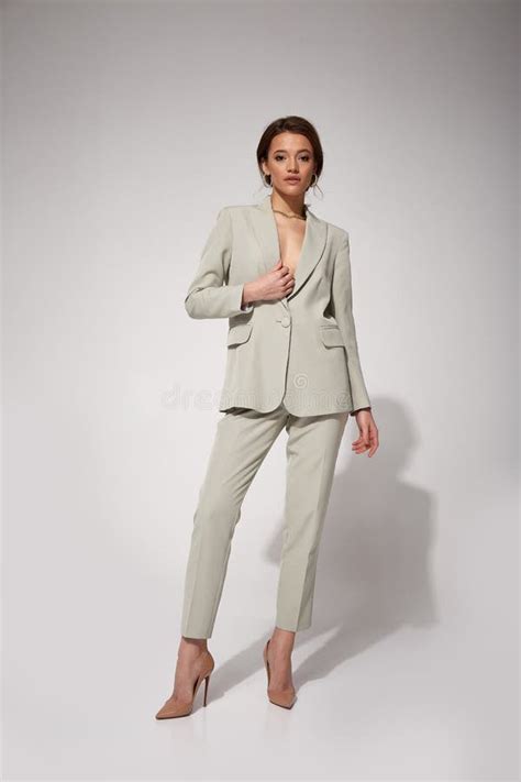 Boss Lady Business Suit 的图像结果