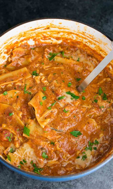 Easy One Pot Lasagna Soup Recipe with mushrooms - vegetarian