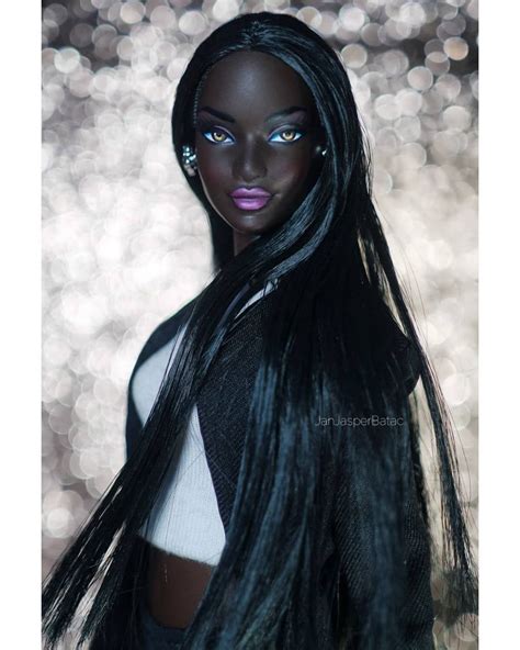 Distribuir Marina interno muñeca barbie negra Costa gravedad Caramelo